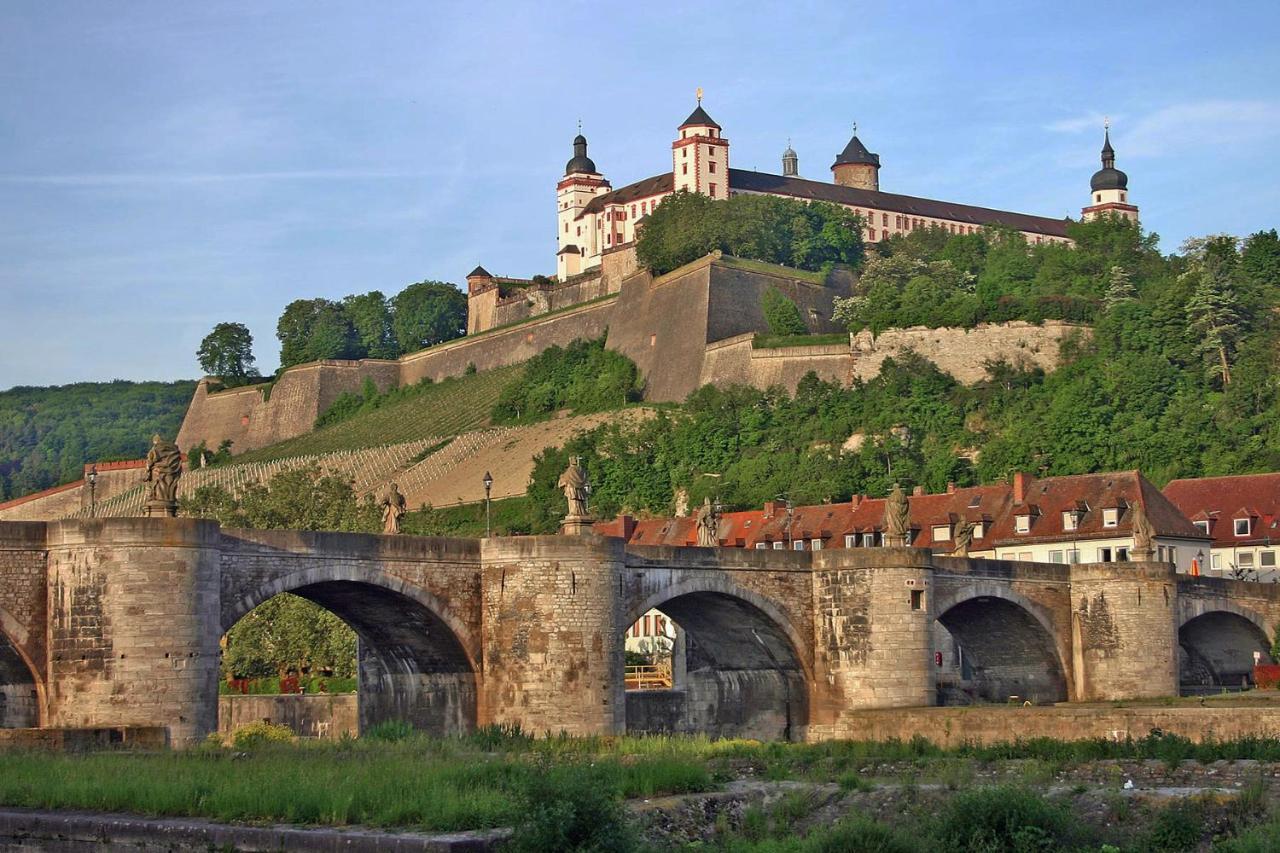 Ferienwohnung Am Wasserschloss 1-3 Ochsenfurt Exteriör bild